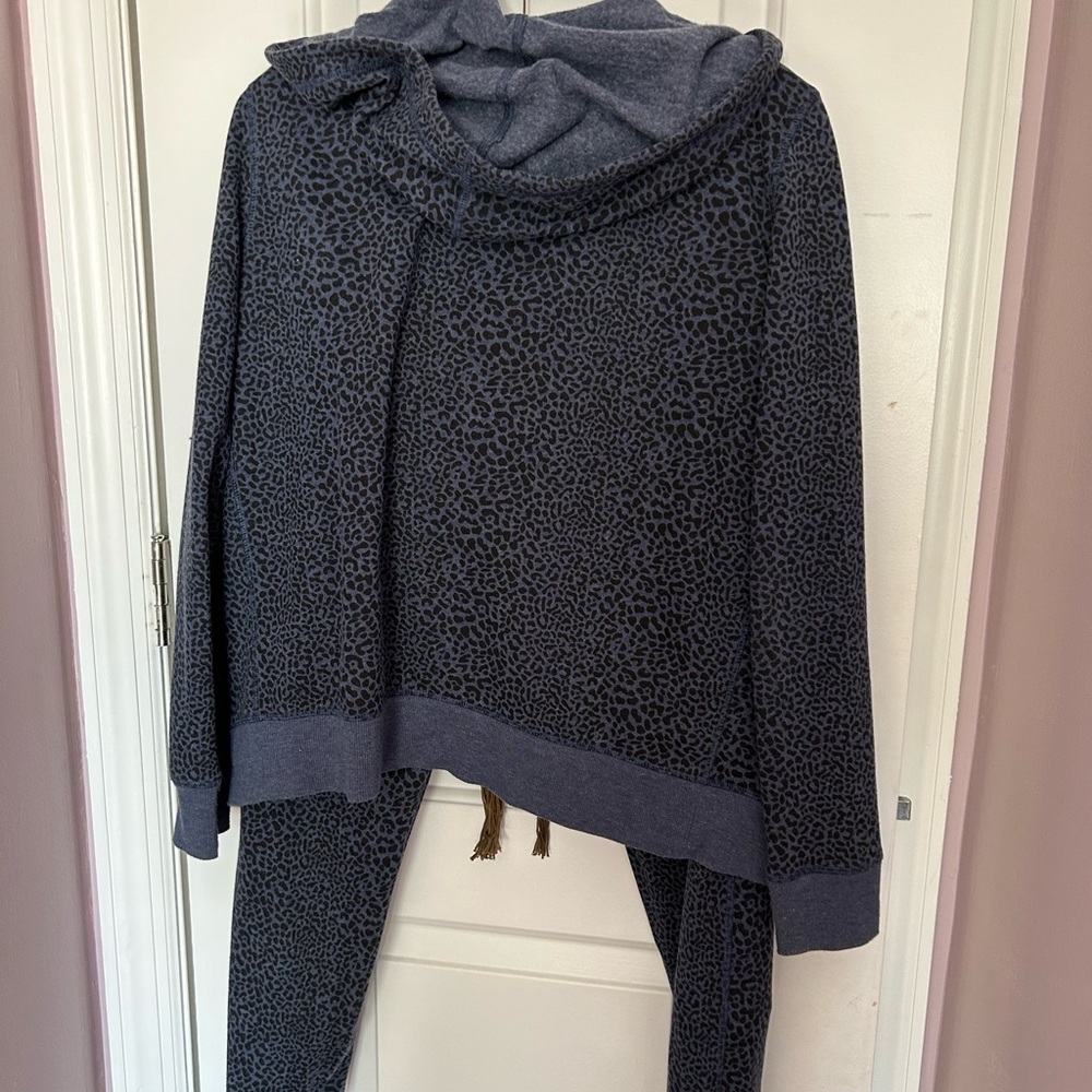 Victoria’s Secret 2 piece sweat